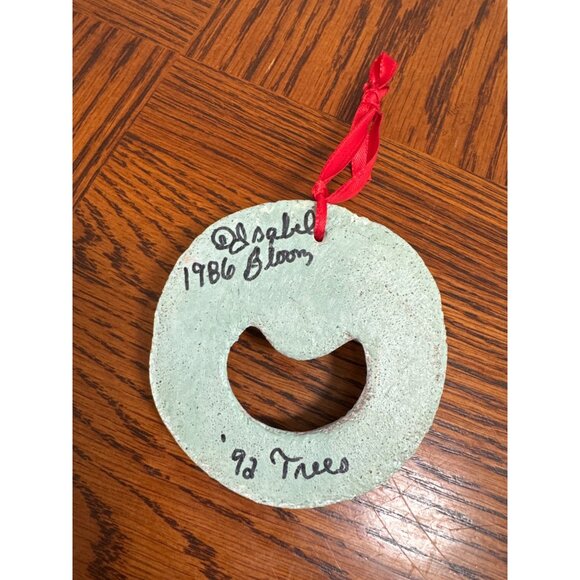 Isabel Bloom Handcrafted Ceramic 1986 Christmas Angel Wreath Ornament - Picture 3 of 4